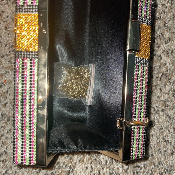 Bedazzled,colorful money purse - Picture 4 of 4